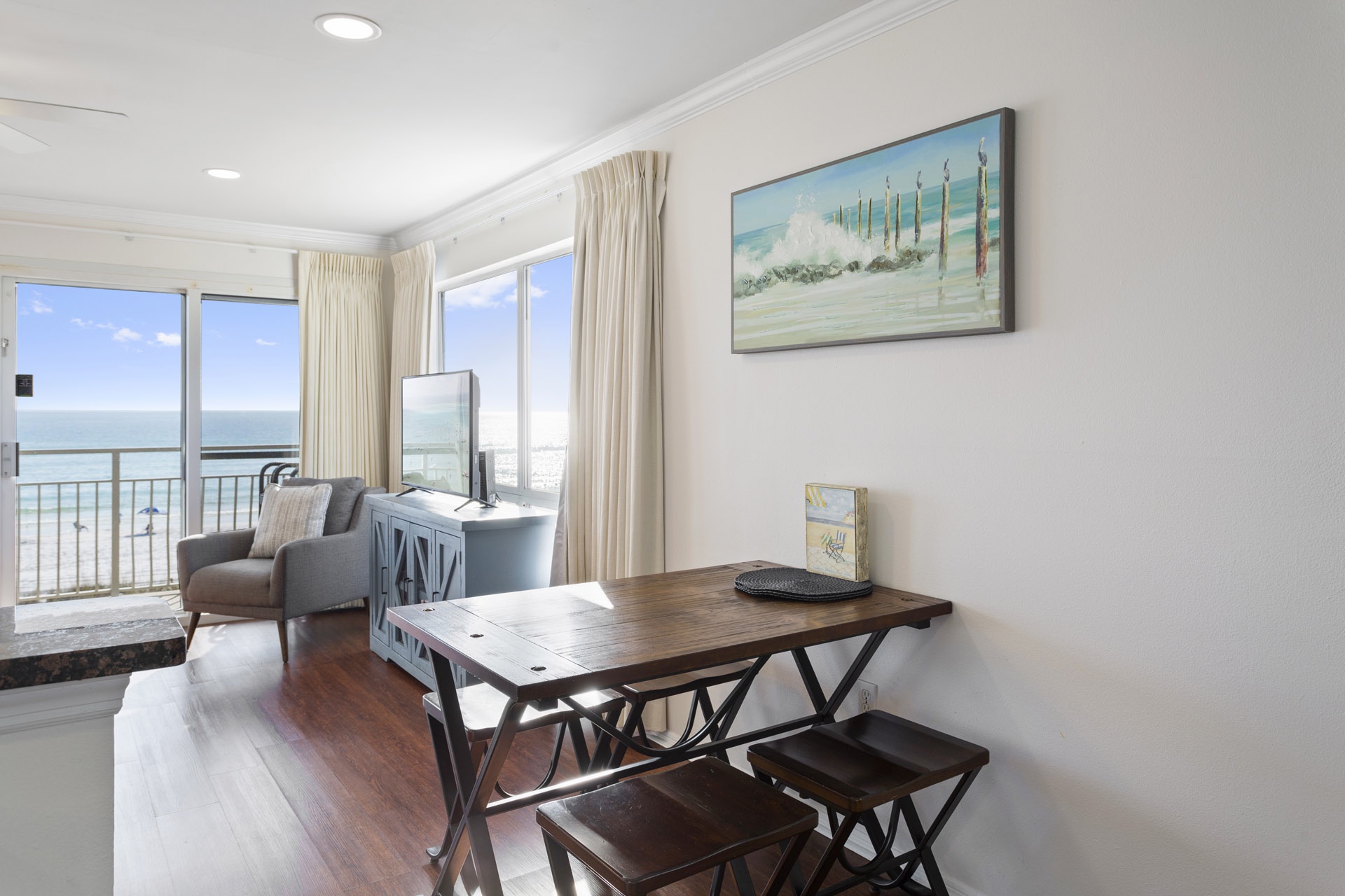 22-Crystal-Sands-217A-Dining