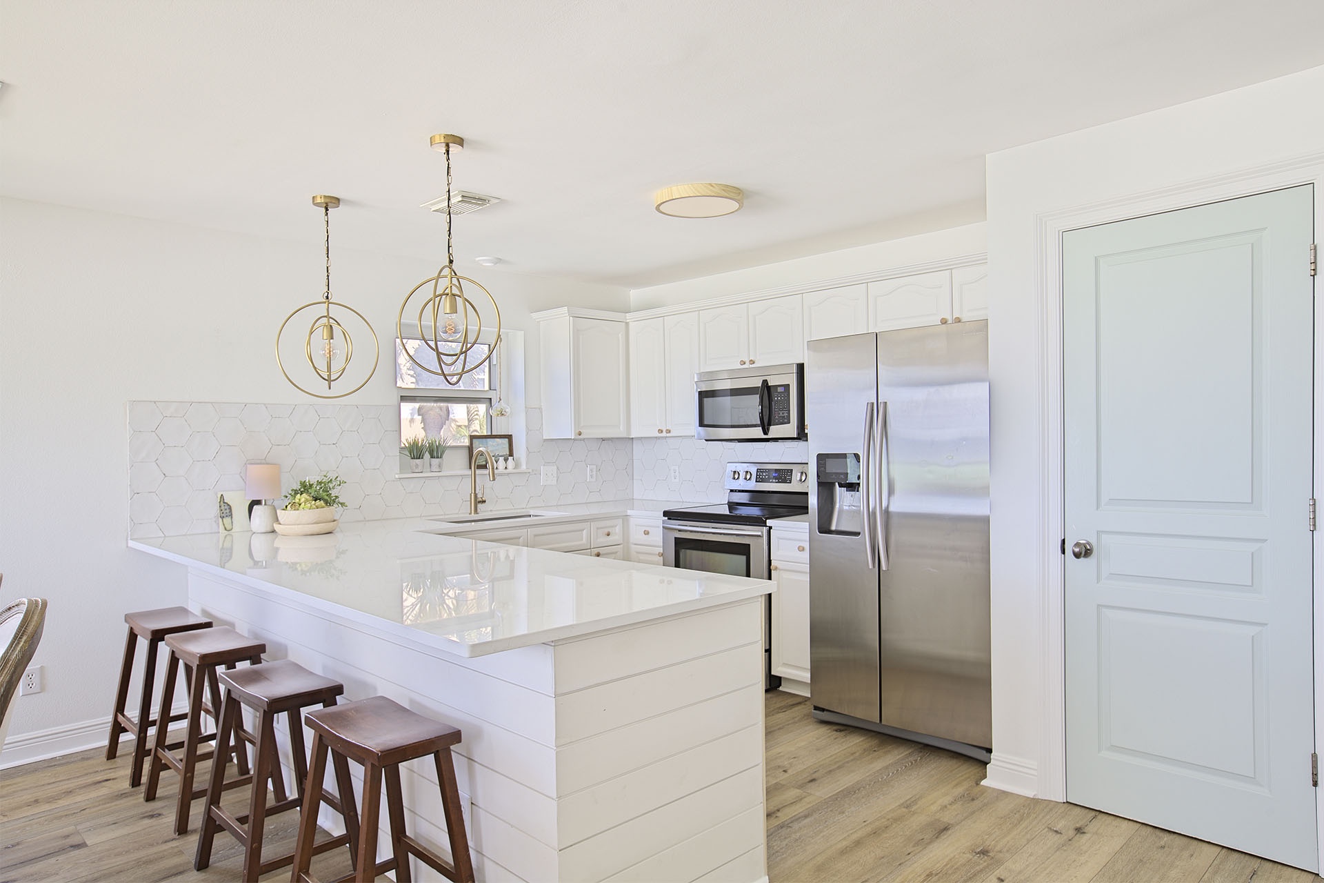 21-Emerald-Dunes-205-Kitchen