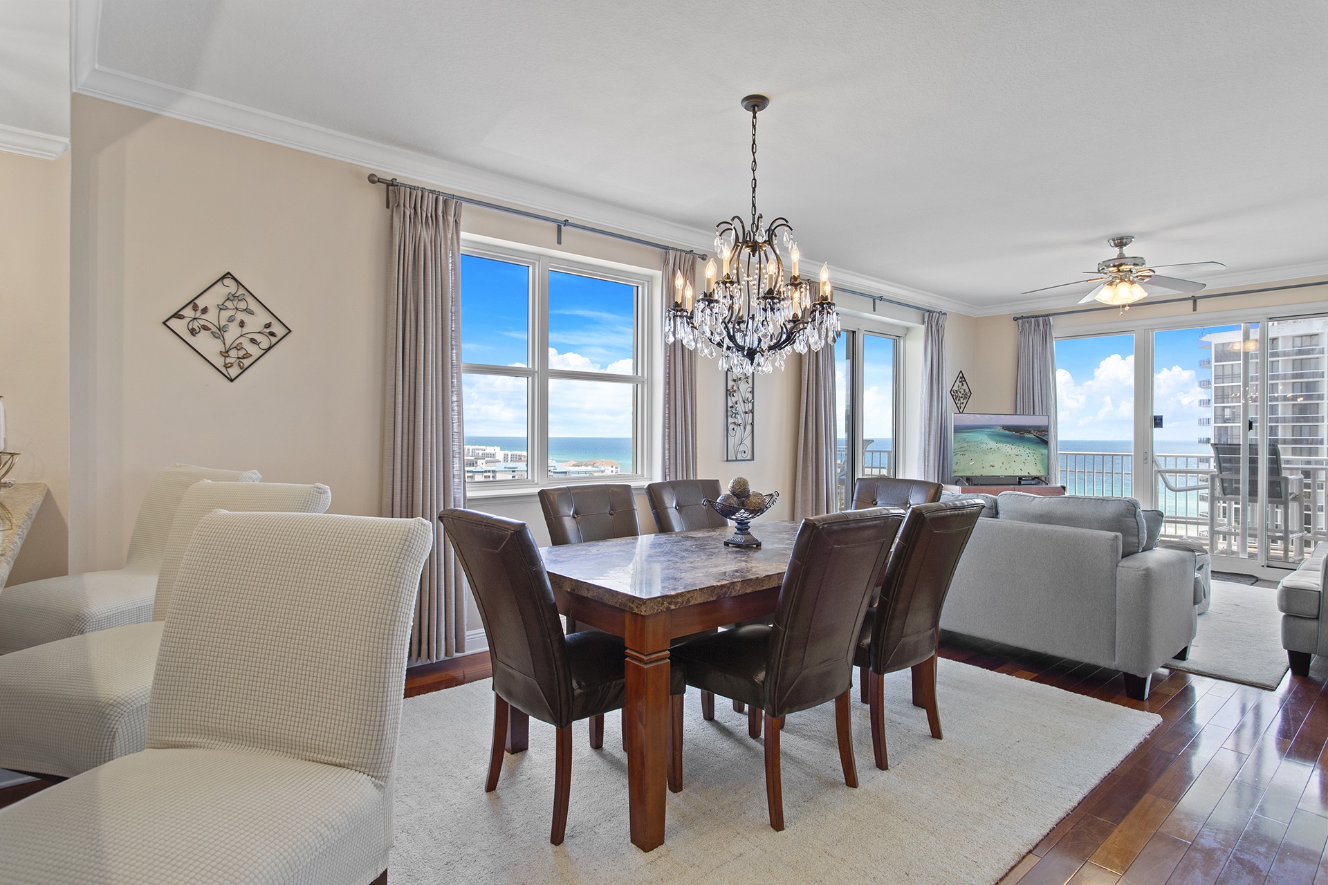 Ariel1201 Dining Room