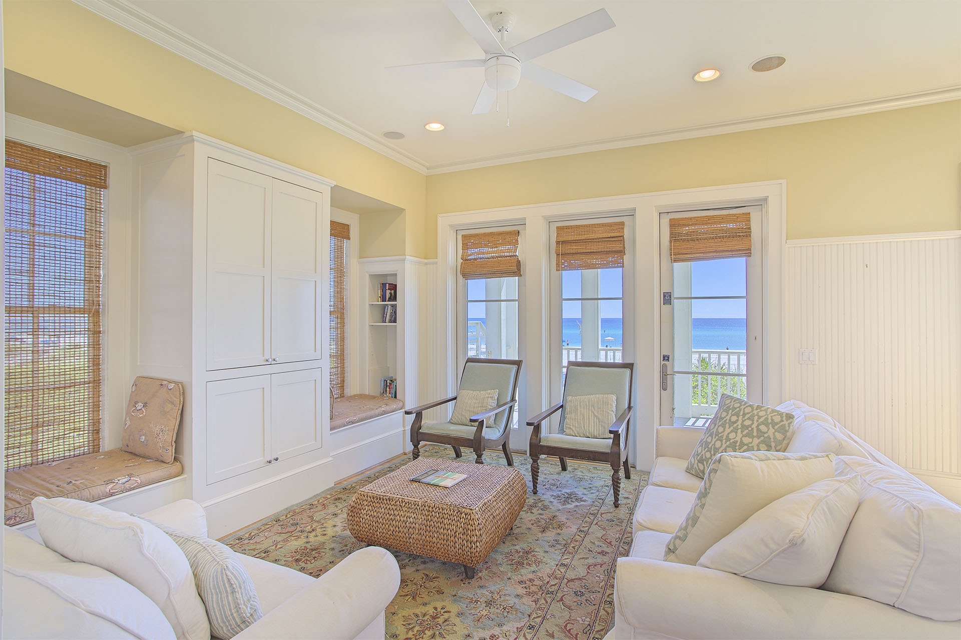 Eau Naturale Living Room