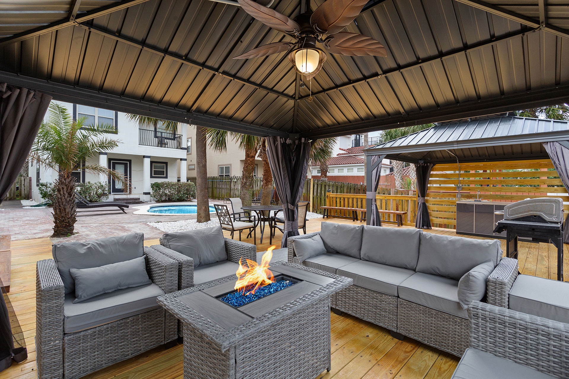 24-Linger-Longer-Cabana