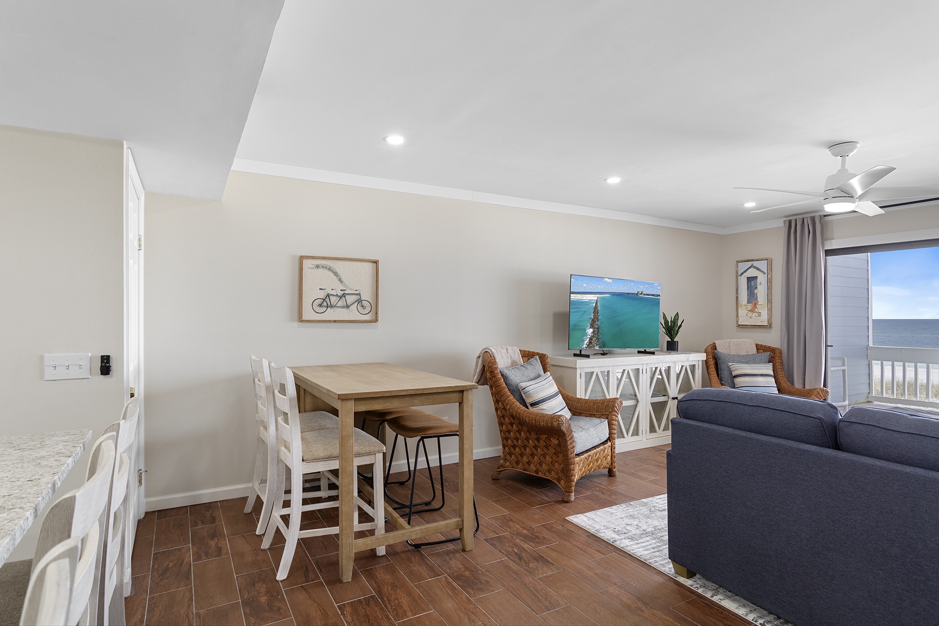 24-Shoreline-Villas-9-Dining