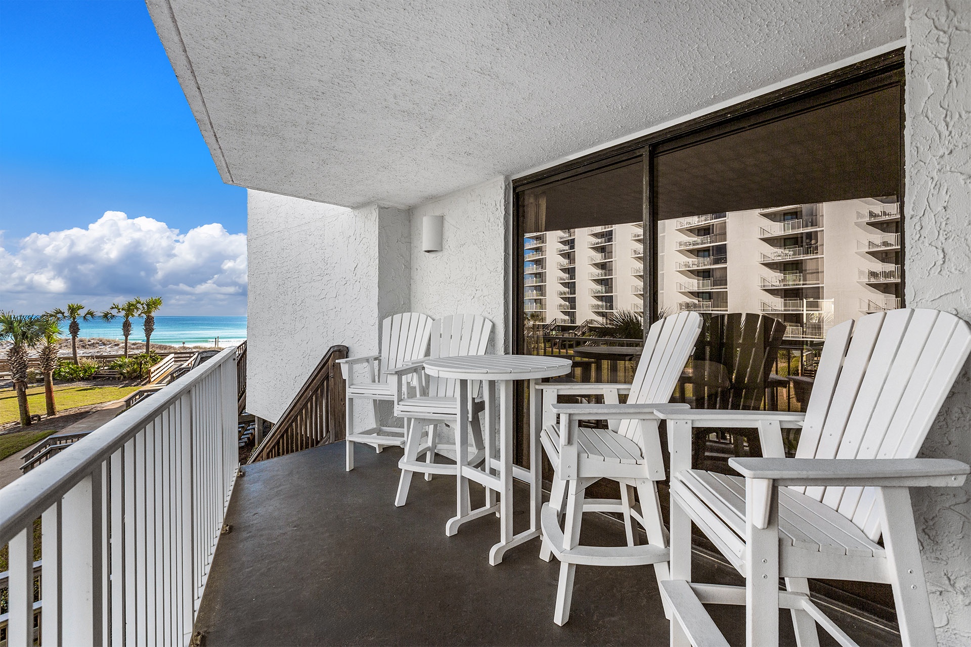 Mainsail 215 Balcony