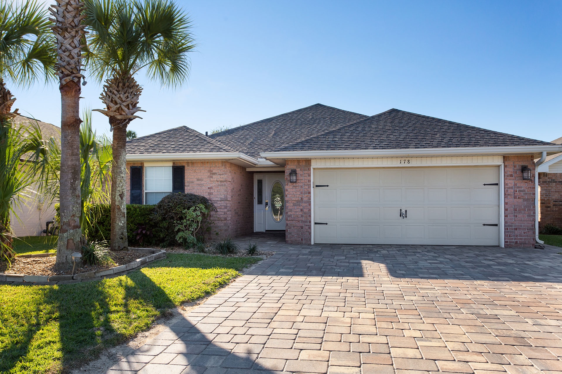 Palm Breeze II Exterior