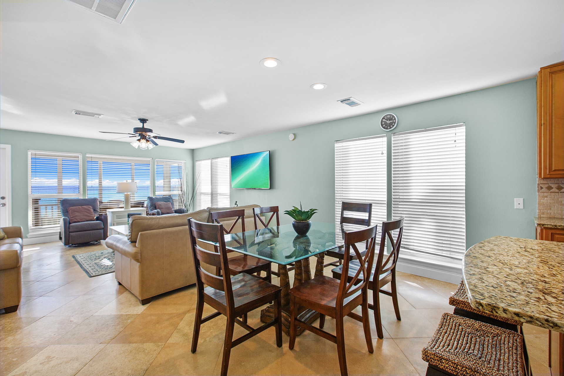 Landon by the Sea 4 Dining