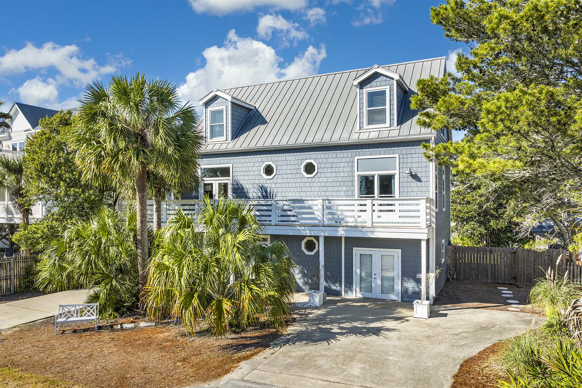 Buddy Street Retreat Exterior