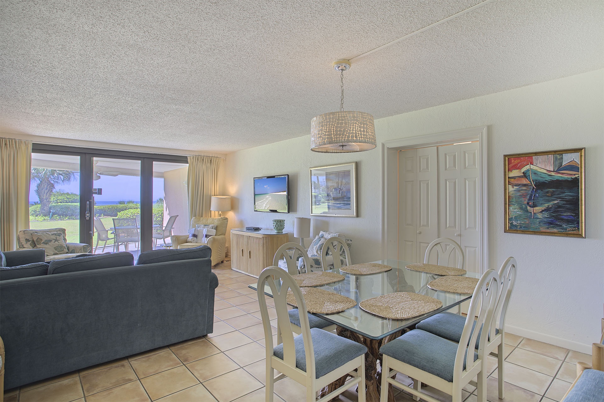 21-Edgewater-204-Dining