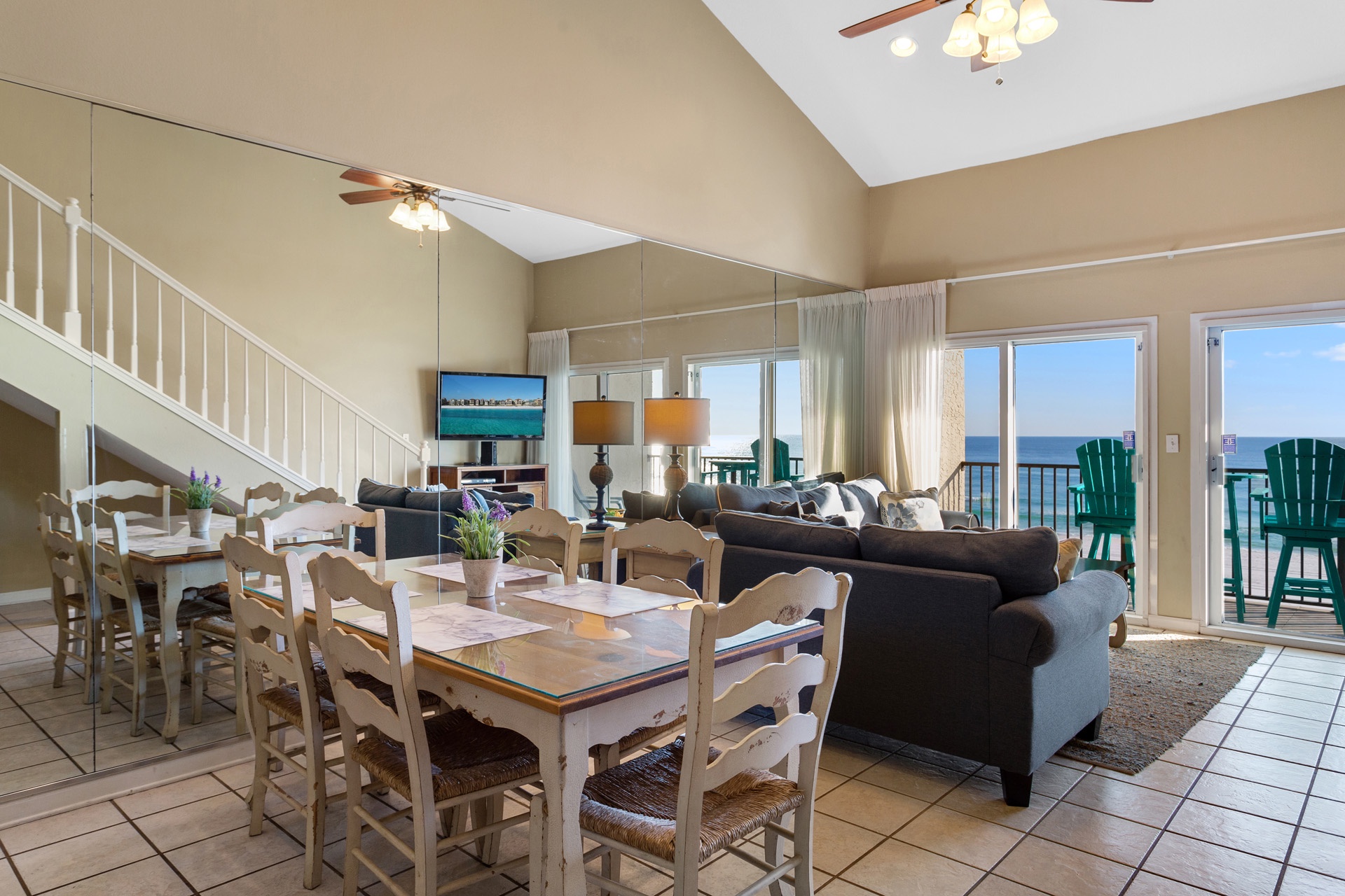 22-Windancer-406-Dining