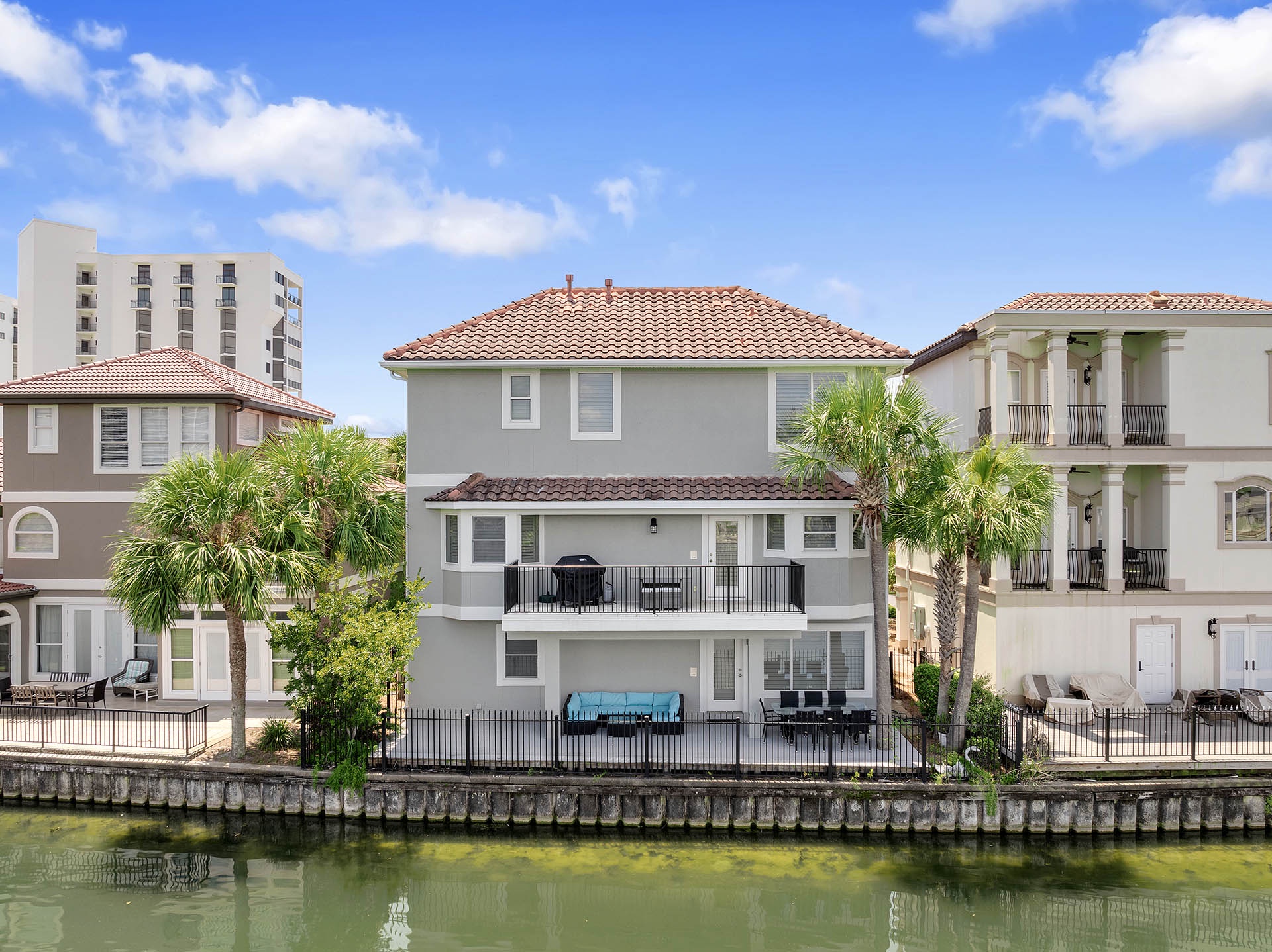 Sandprint by the Sea Exterior Back