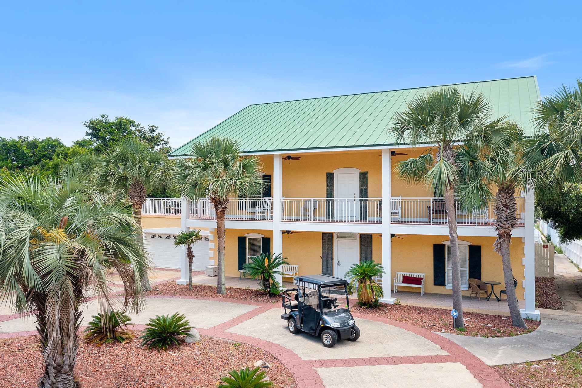 23-Chateau-Louise-Golf-Cart