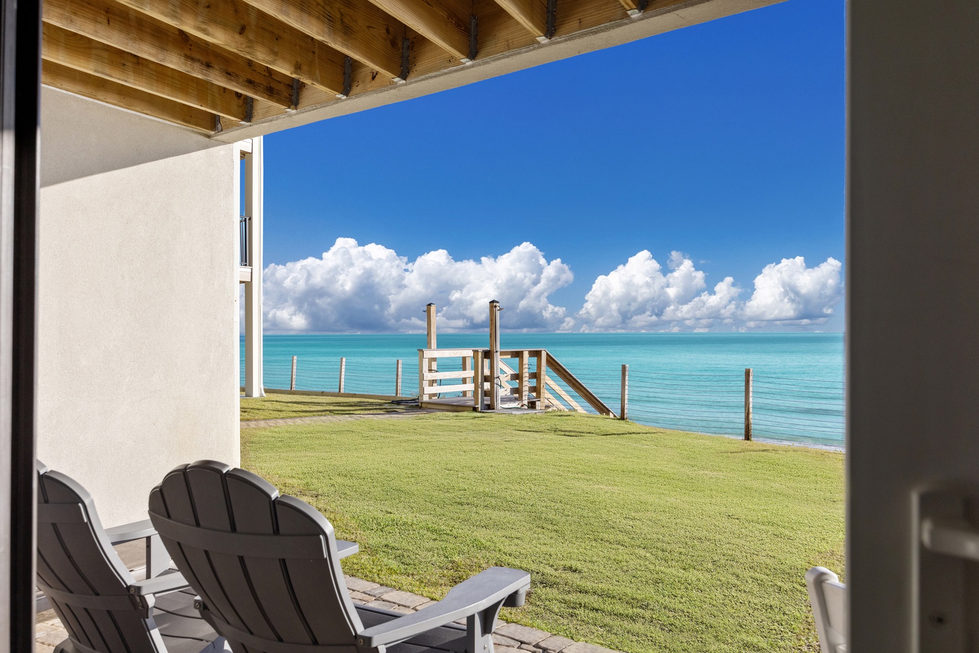 Blue Mountain Villas 12 Patio