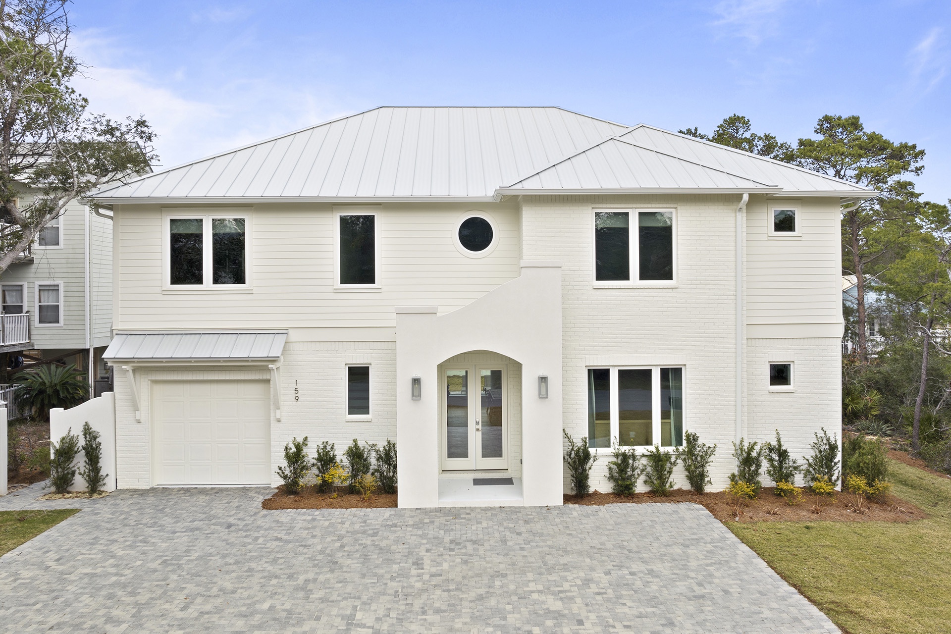 24-SeaStone-Front-Ext