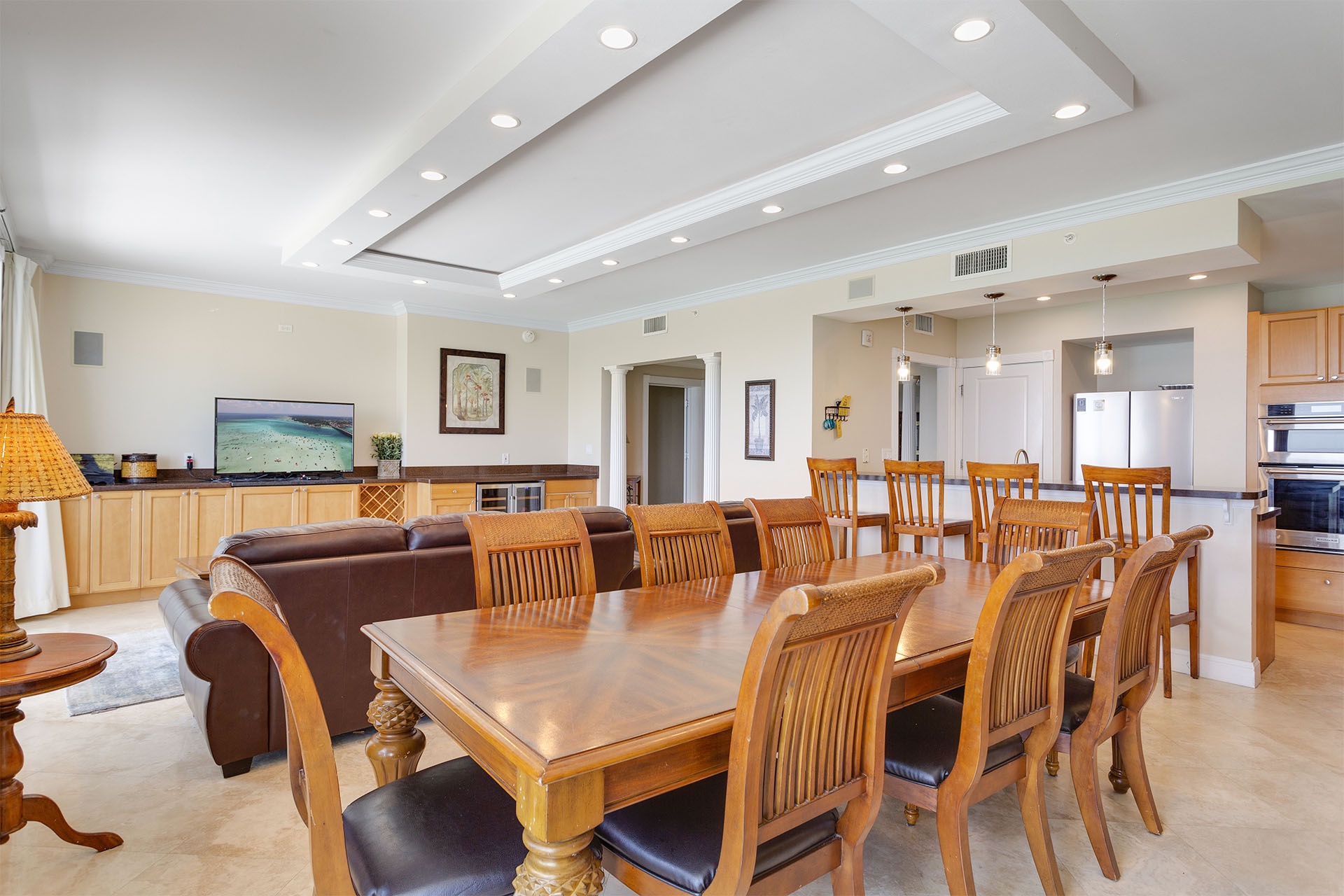 22-Majestic-Sun-1202B-Dining-Alt