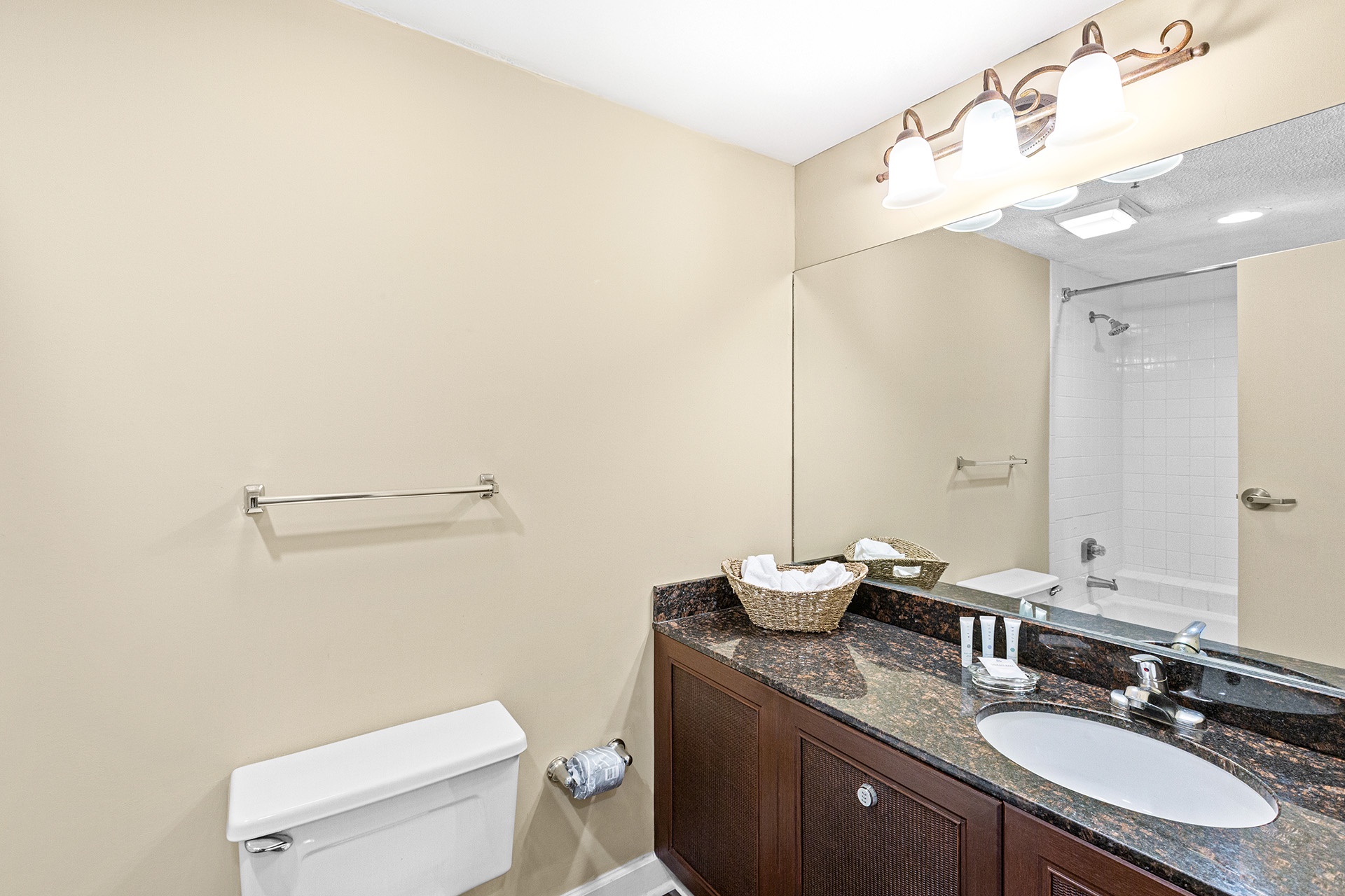 Bayside Inn 6280 Bathroom