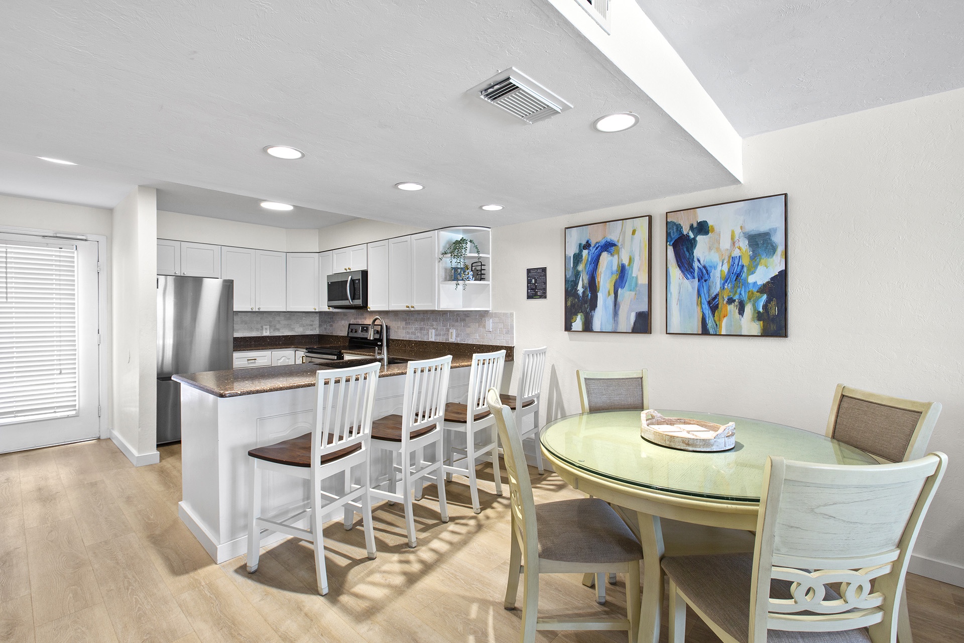 Costa Del Sol A8 Dining