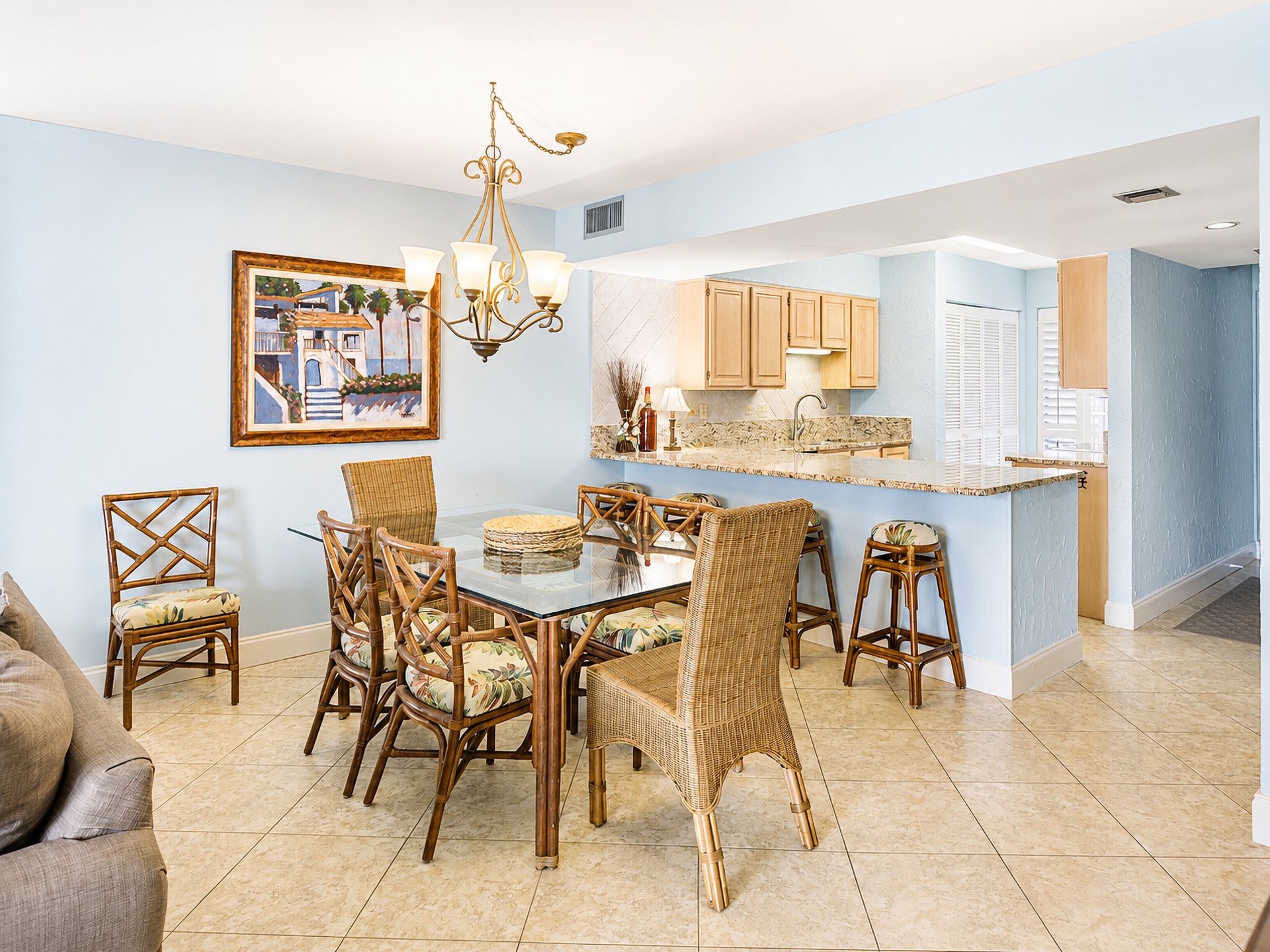 Mainsail 178 Dining