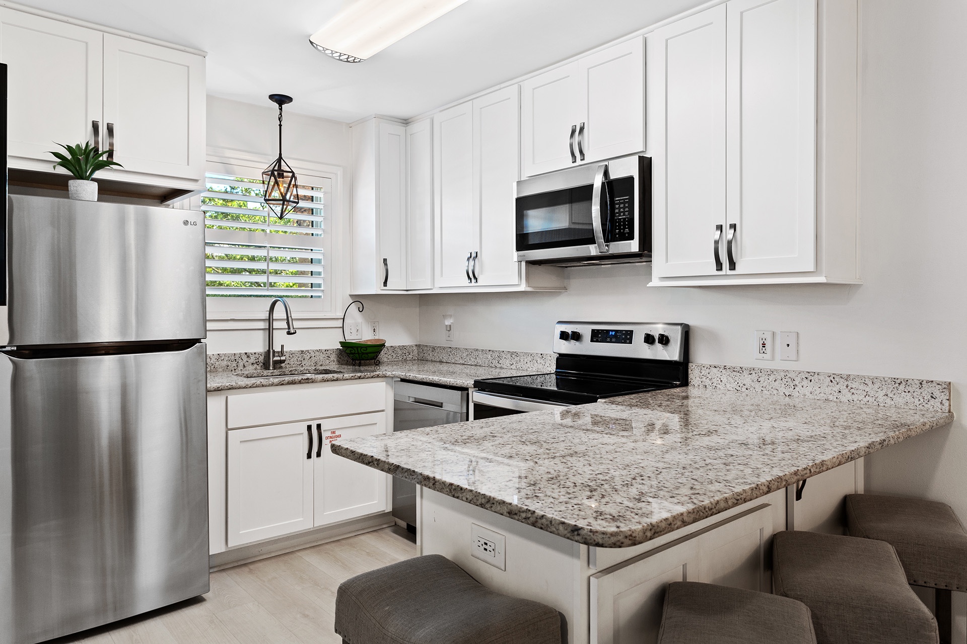 23-Beachside-Villas-1213-Kitchen