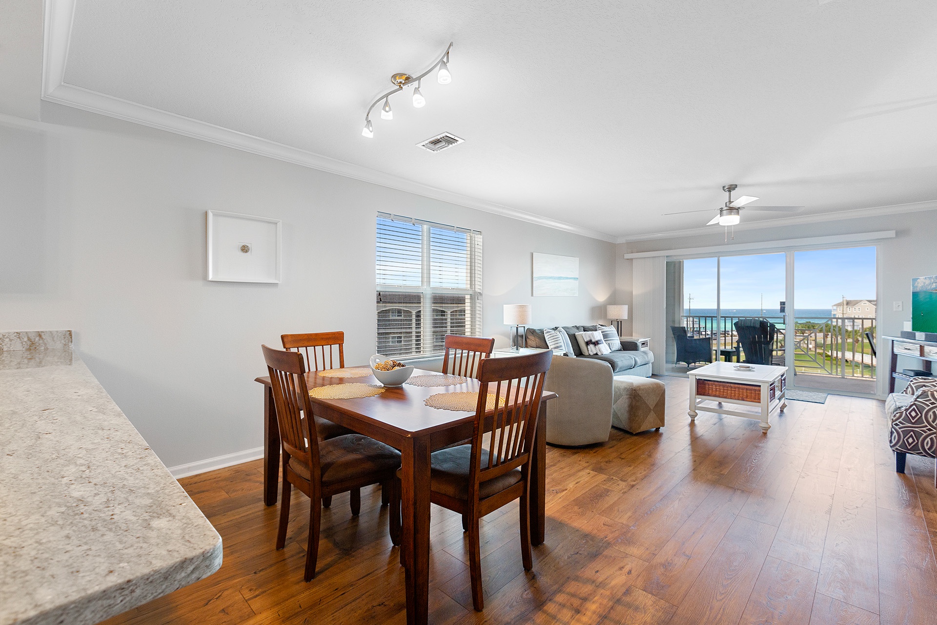 23-Amalfi-Coast-428D-Dining