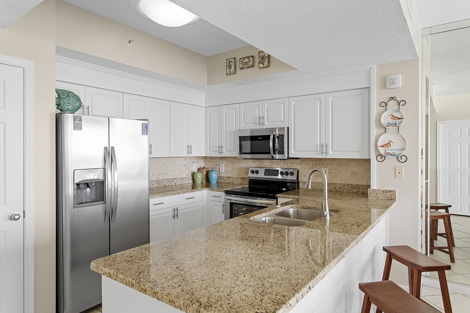 Majestic Sun 811B Kitchen