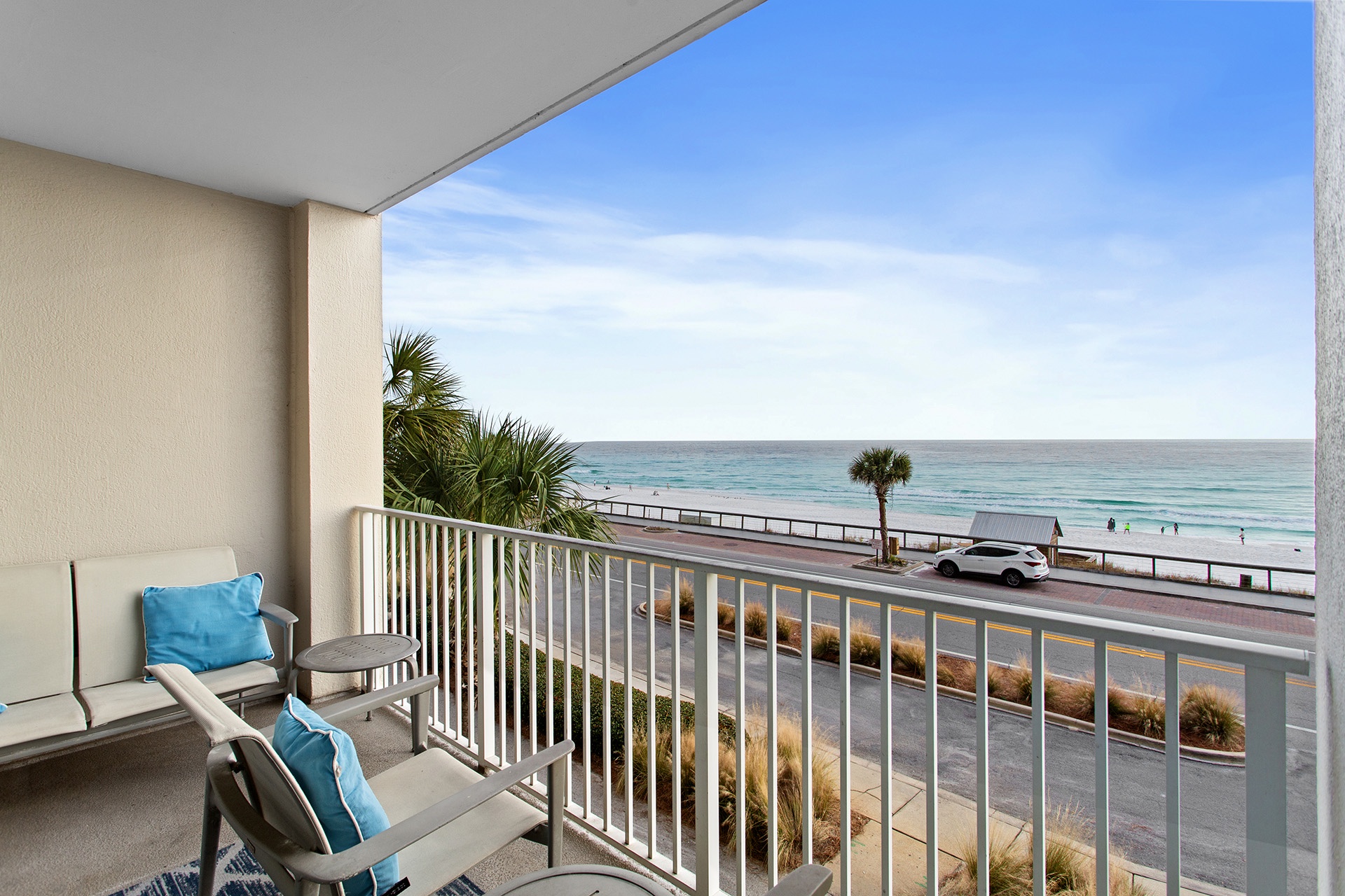 23-Majestic-Sun-208B-Balcony