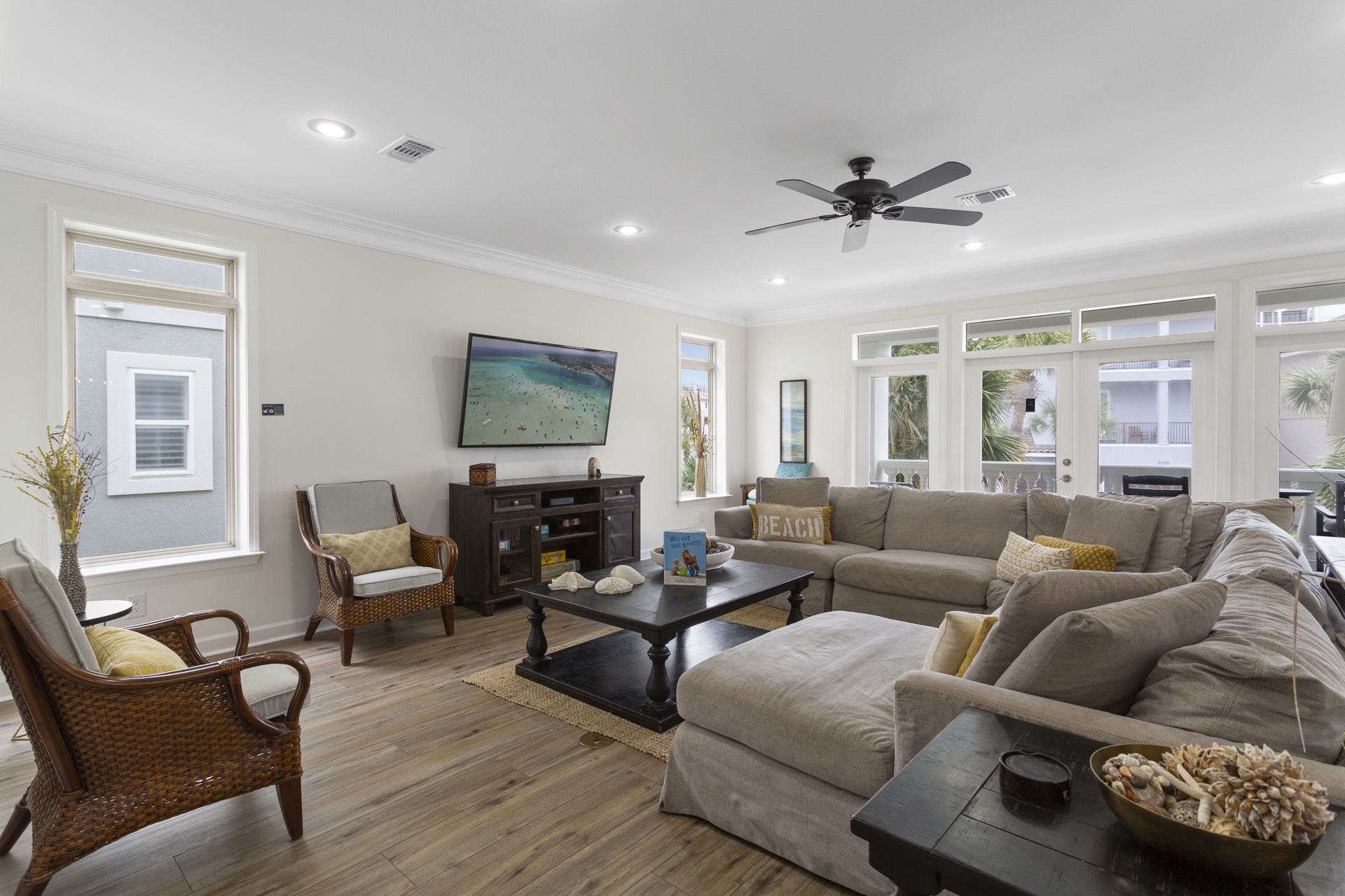 22-Sea-The-Sun-Living