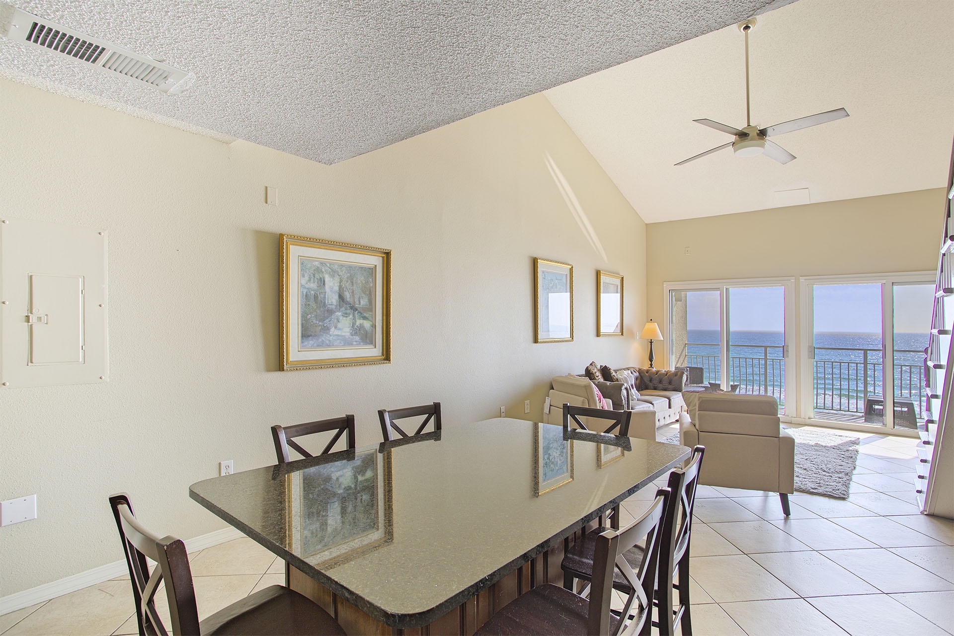 21-Crystal-Sands-303B-Dining