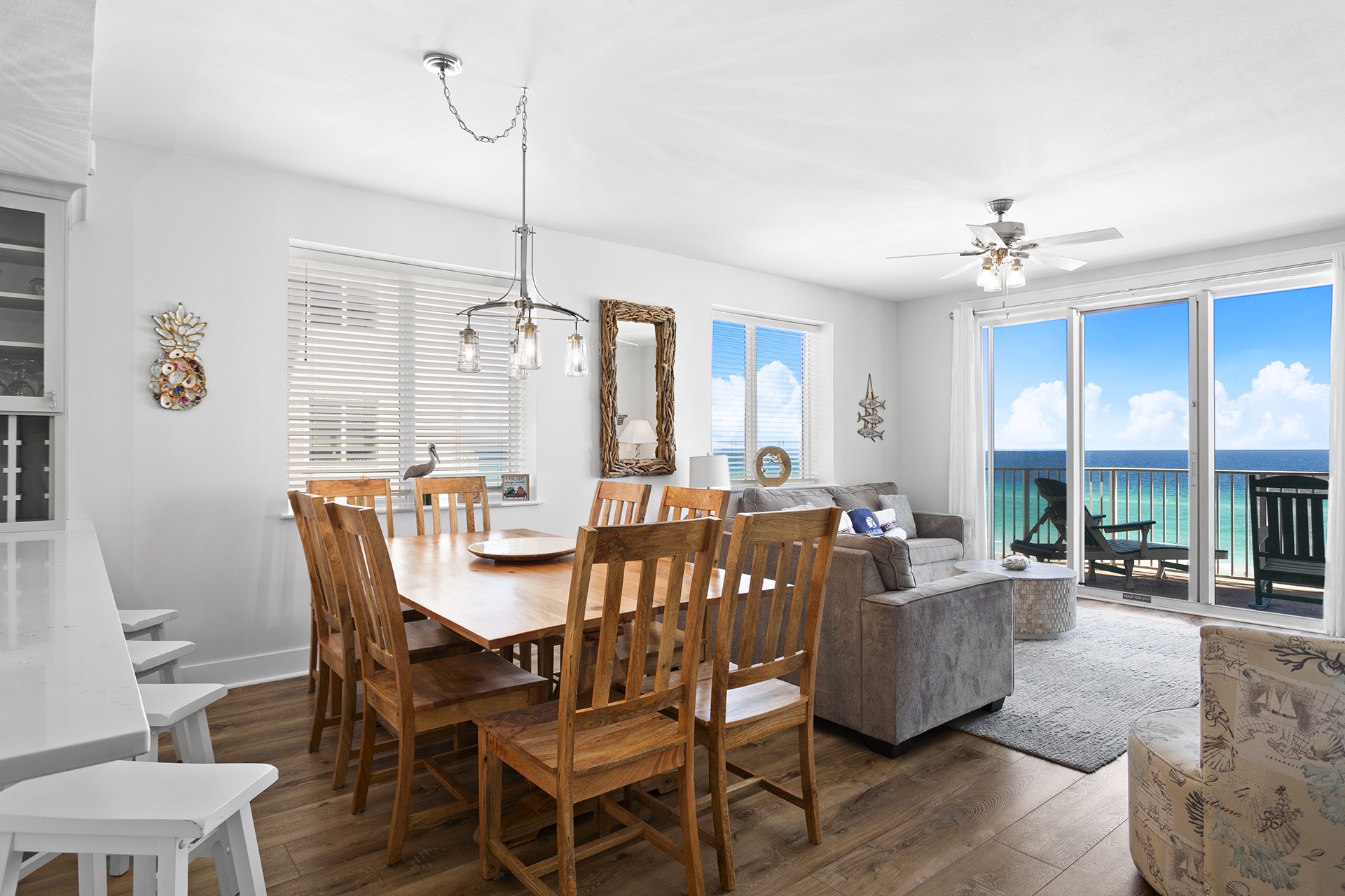 24-Majestic-Sun-501B-Dining