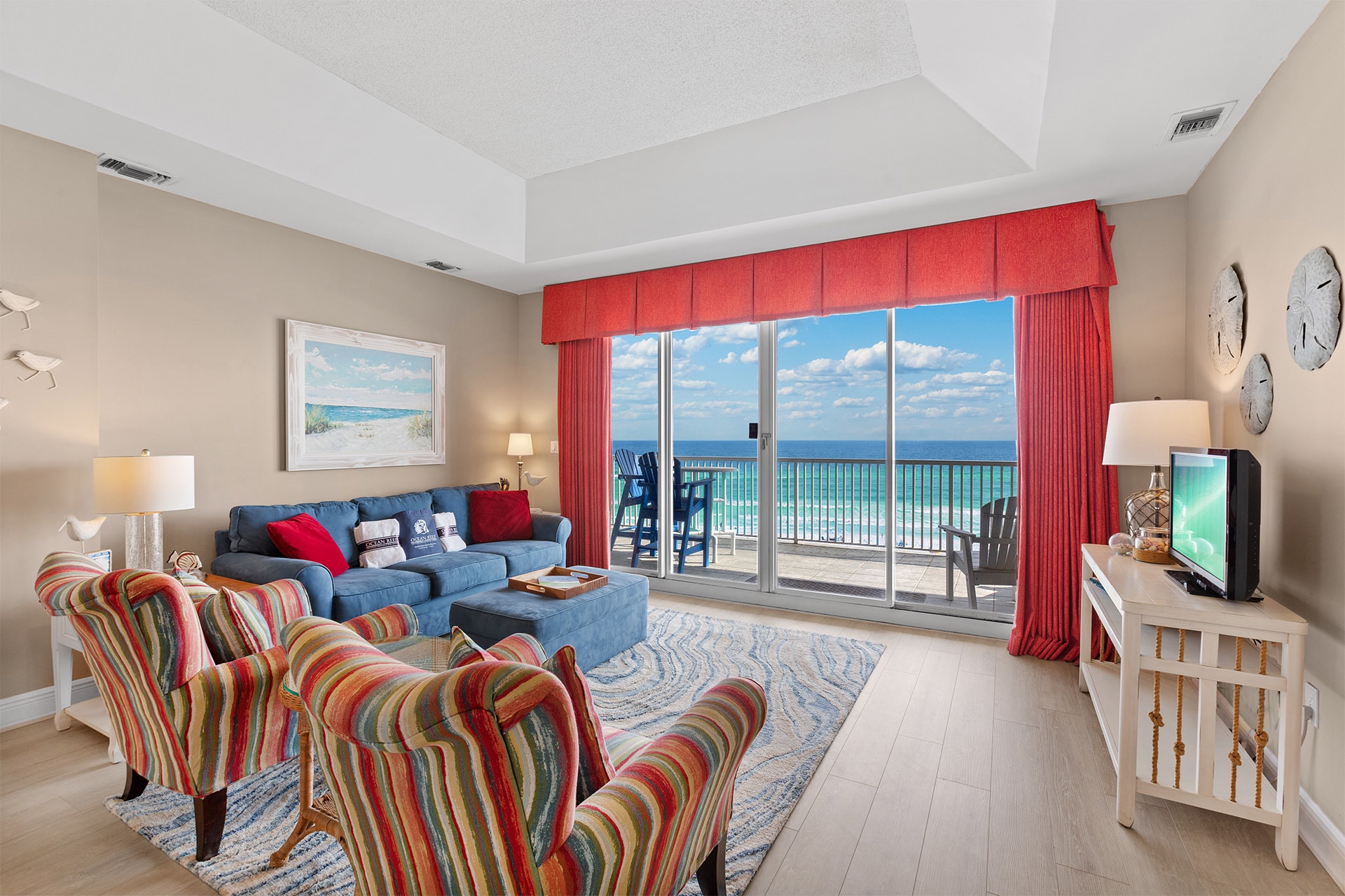 Empress 503 Living Room Alt