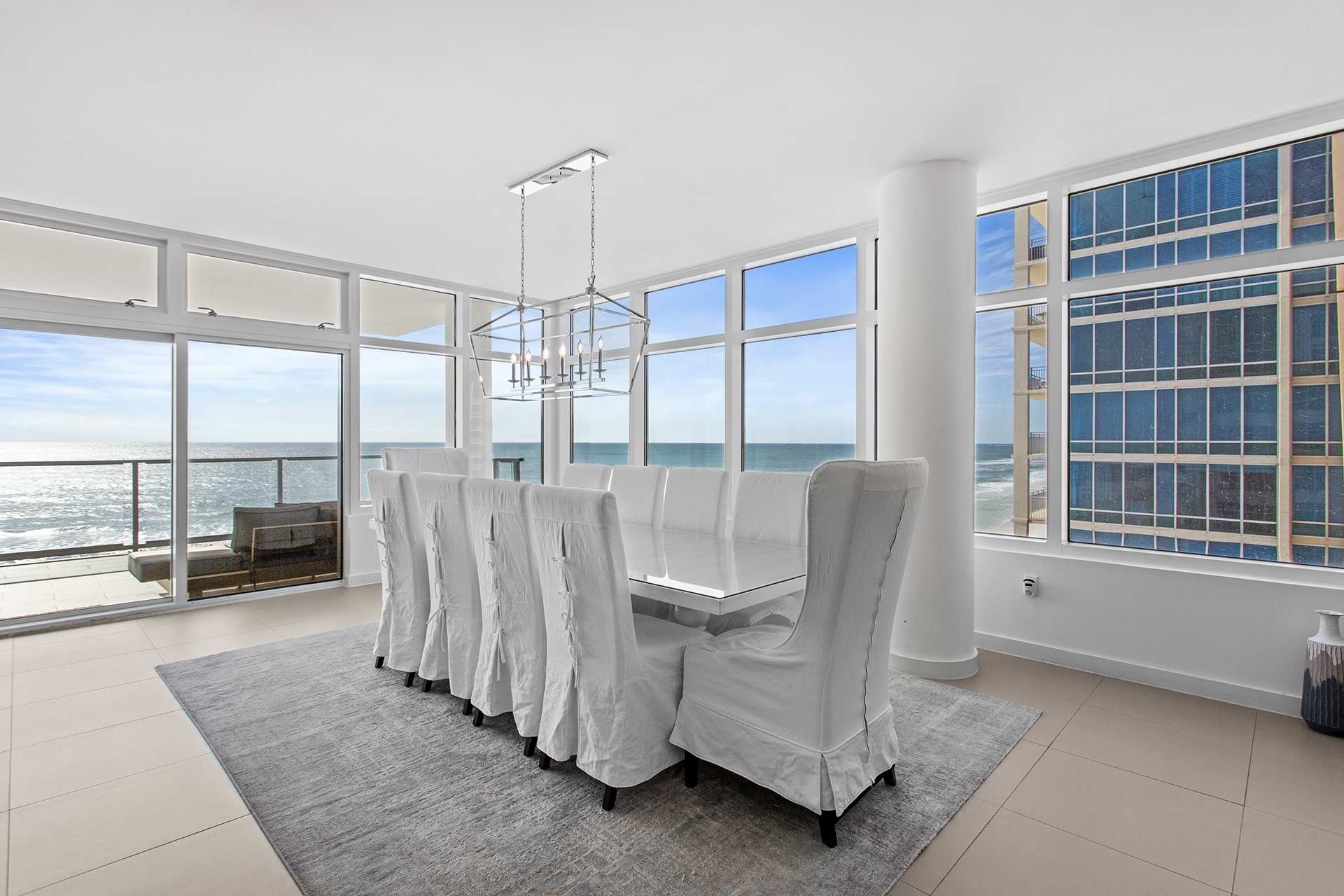 1900 Ninety Eight 802 Dining