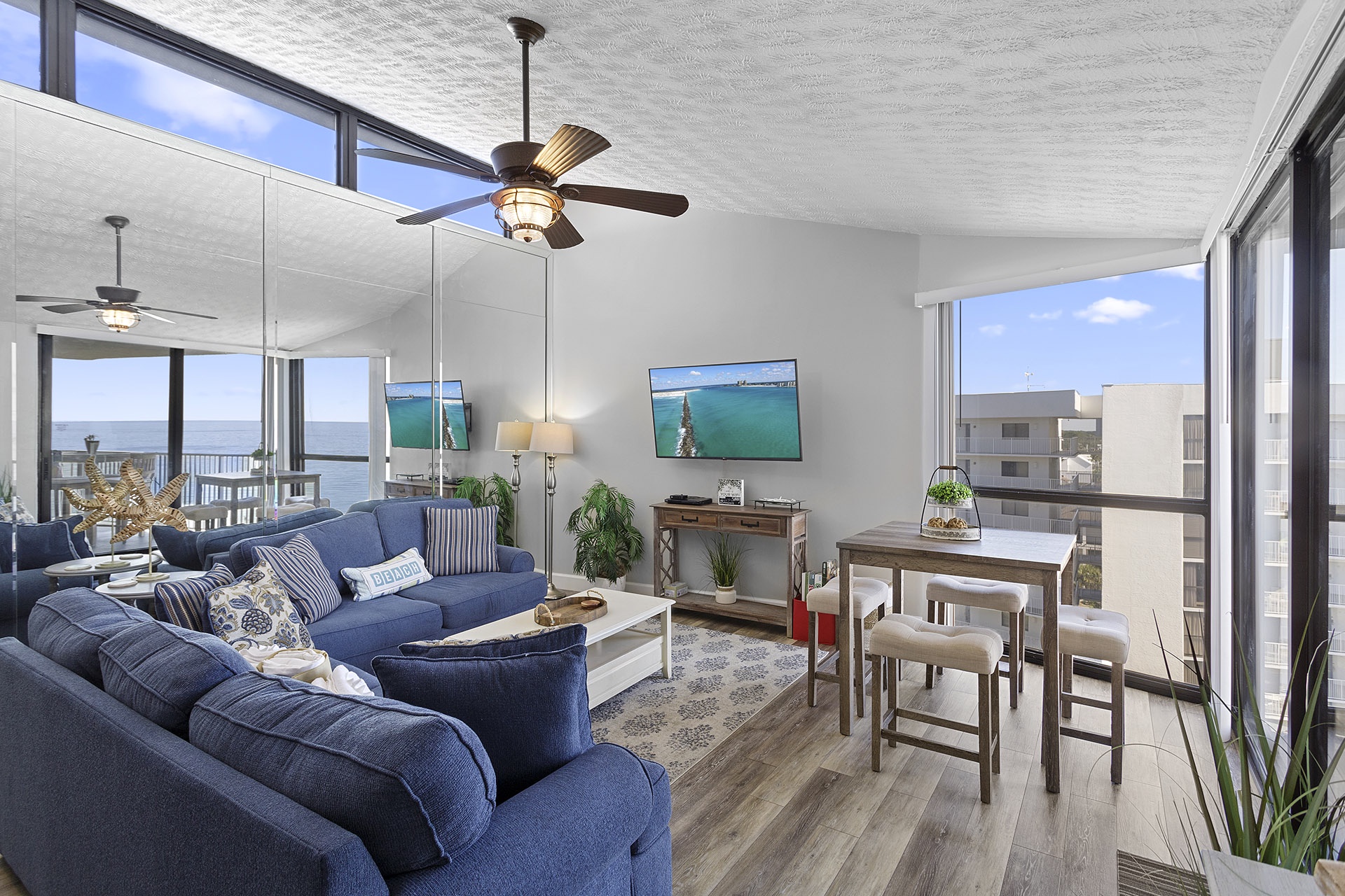 23-Mainsail-286-Living-Alt