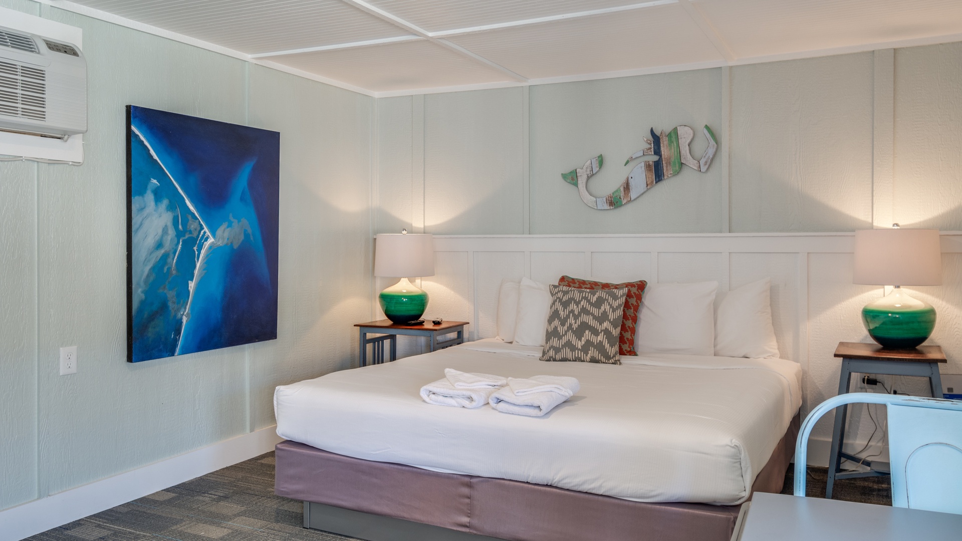 Featured Property TH08: White Marlin Room