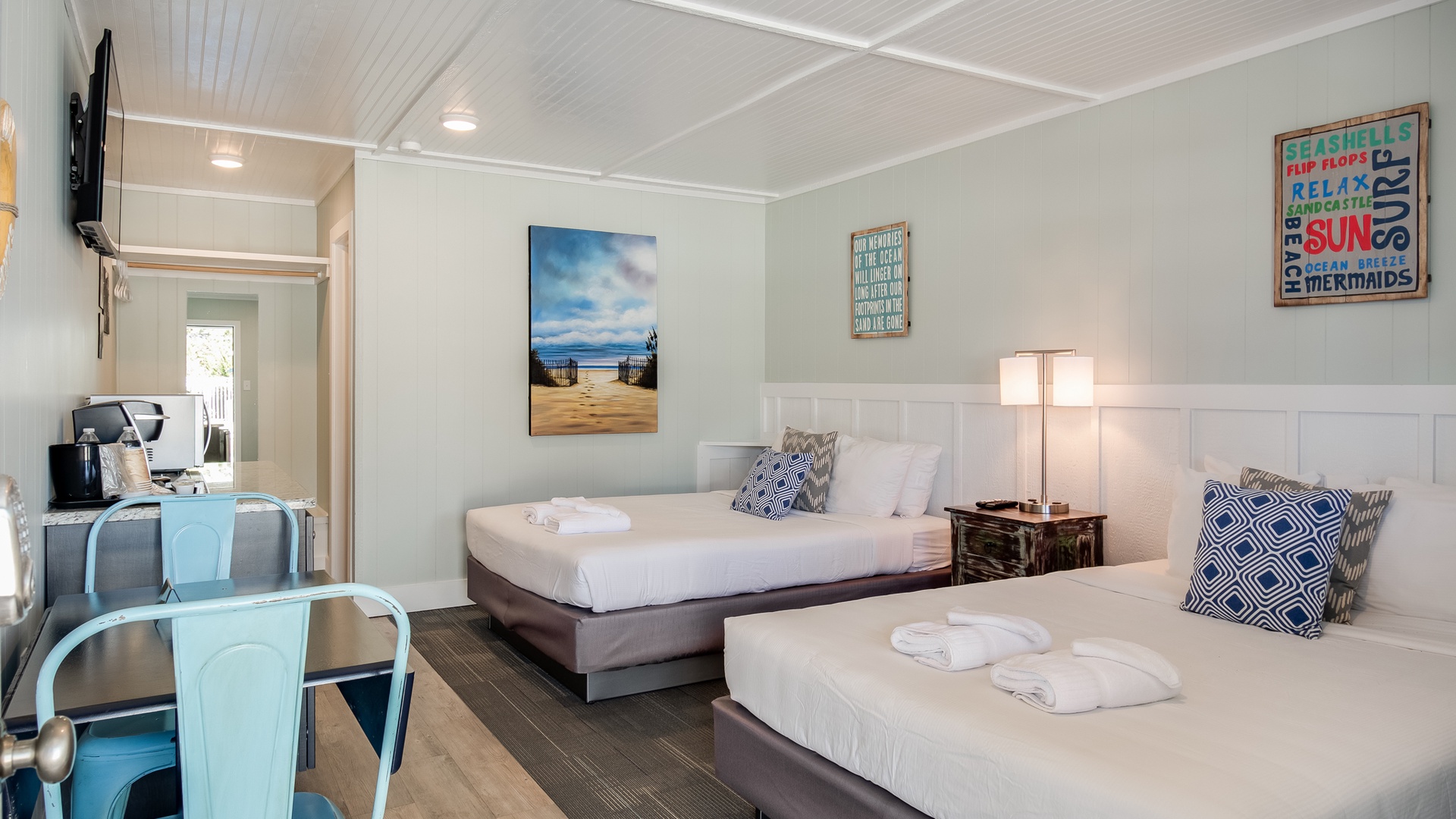 Featured Property TH25: Shallowbag Bay Room