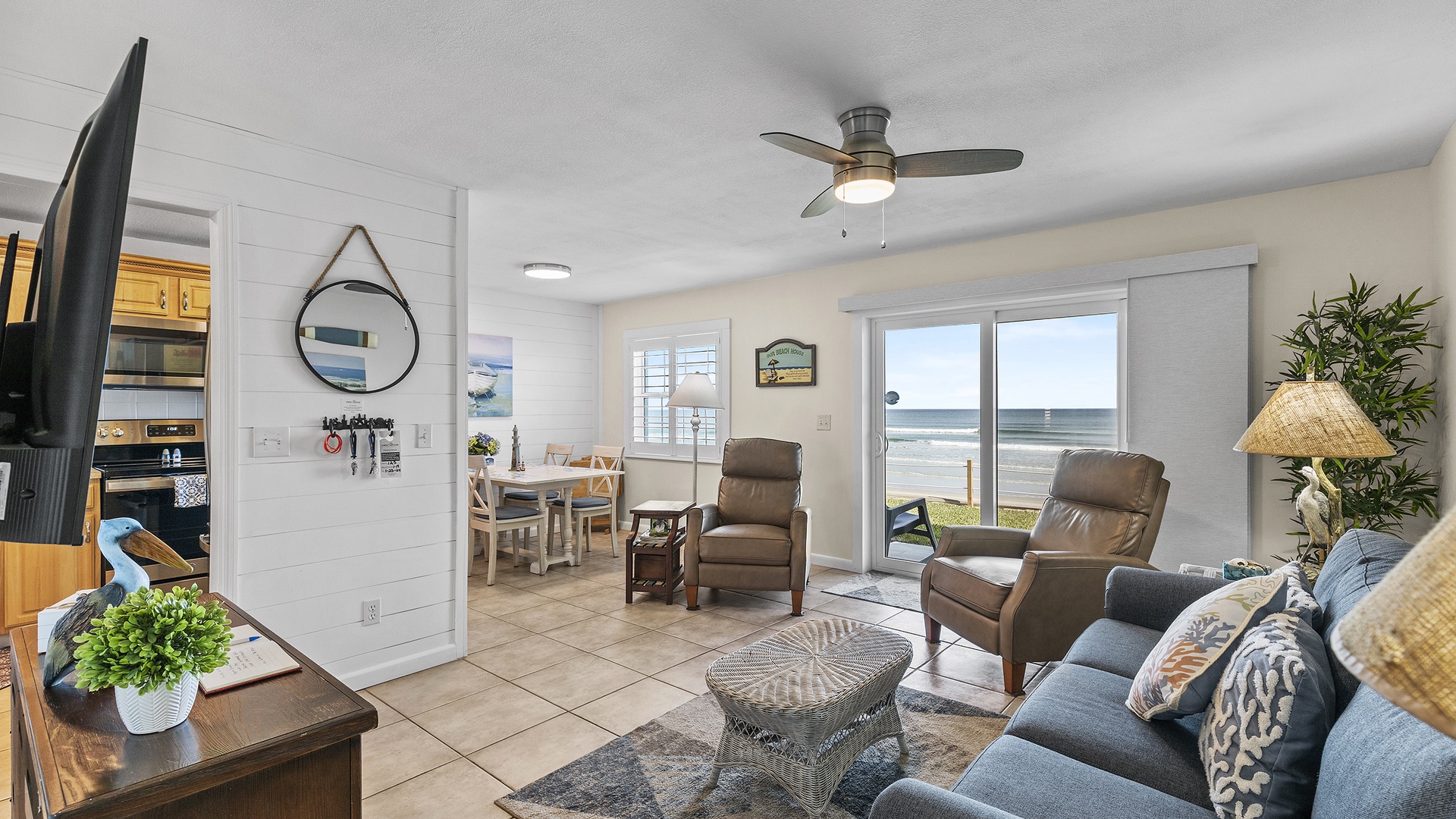 Featured Property Colony Beach Club 125