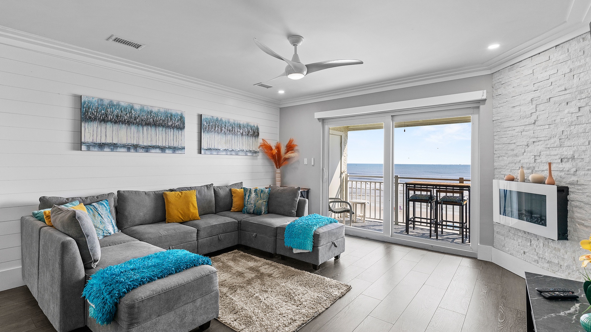 Featured Property Colony Beach Club 250