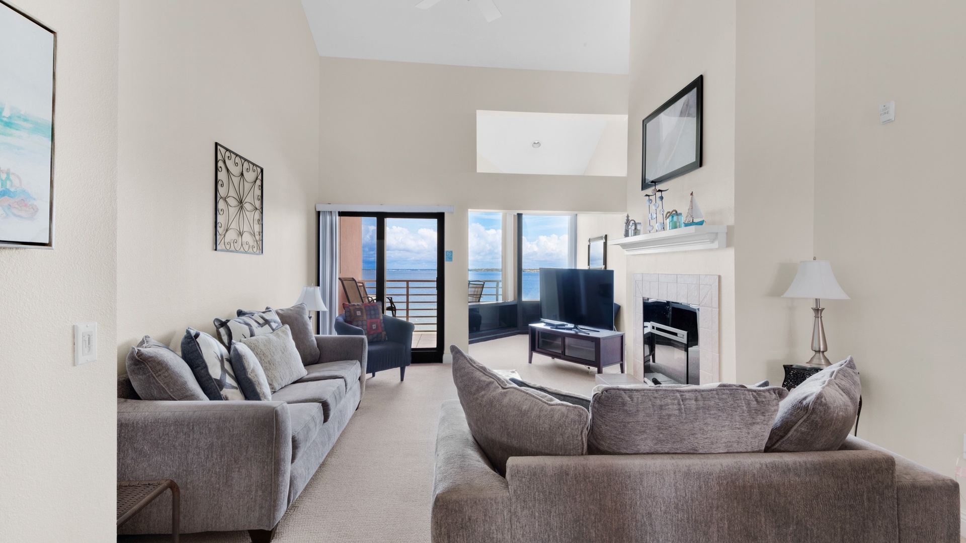 Featured Property Palm Beach Club 2-219