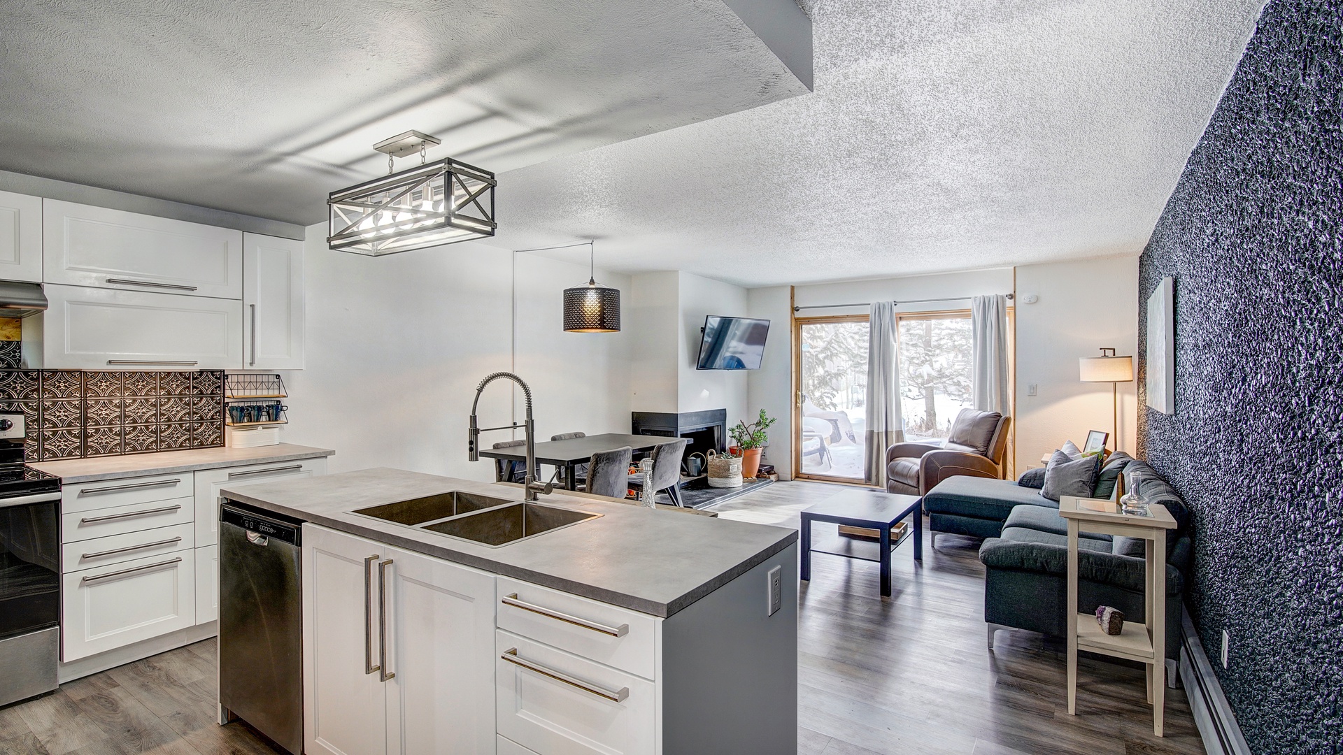 Featured Property Claimjumper 12