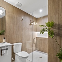 King Suite 2 Bathroom