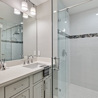 King Suite 4 Bathroom