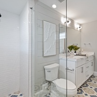 King Suite Bathroom 1.1