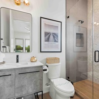 King Suite 2 Bathroom