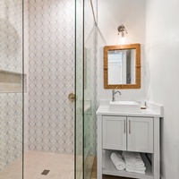King Suite 2 Bathroom