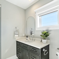 King Suite 1 Bathroom