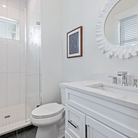 King Suite 1-Bathroom