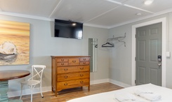 See+Sea+Motel+%7C+Room+6+-+Hang+Loose+-+King