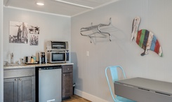 TH10%3A+The+Red+Drum+-+Kitchenette