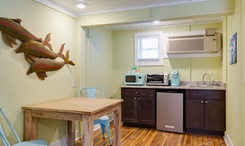 See-Sea-RM3-Deluxe-King+-+Kitchenette