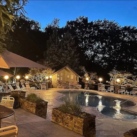 Reed's Retreat's inviting community pool