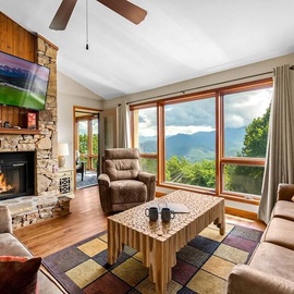 Reed's Retreat's cozy living area with stunning views