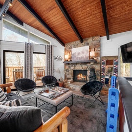 Smoky Fox Lodge's upstairs living area