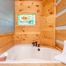 Living Waters Lodge's jacuzzi tub